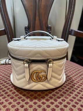 Gucci Cream Marmont Bag Pack Small Round Vanity Bag with Gold Hardware